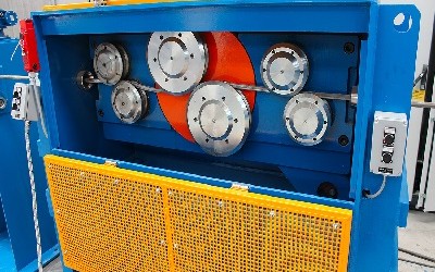 Mechanical Wire Descaler